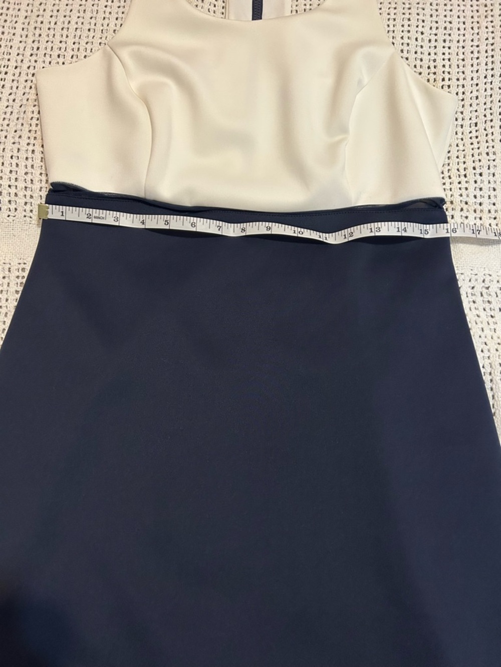 Guess Two-Tone Racerback Sheath Mini Dress in White and Navy Size 12 - Picture 5 of 8